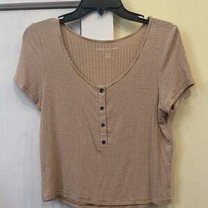 American Eagle Outfitters Cream Crop Top with Scoop Neck and Short Sleeves